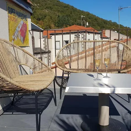 Charmante Maison De Bourg 4 Pers. Avec Terrasse Vakantiehuis Volvic
